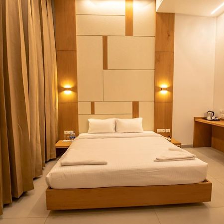 Rathna Residency - Near Us Consulate Chennai Exterior foto