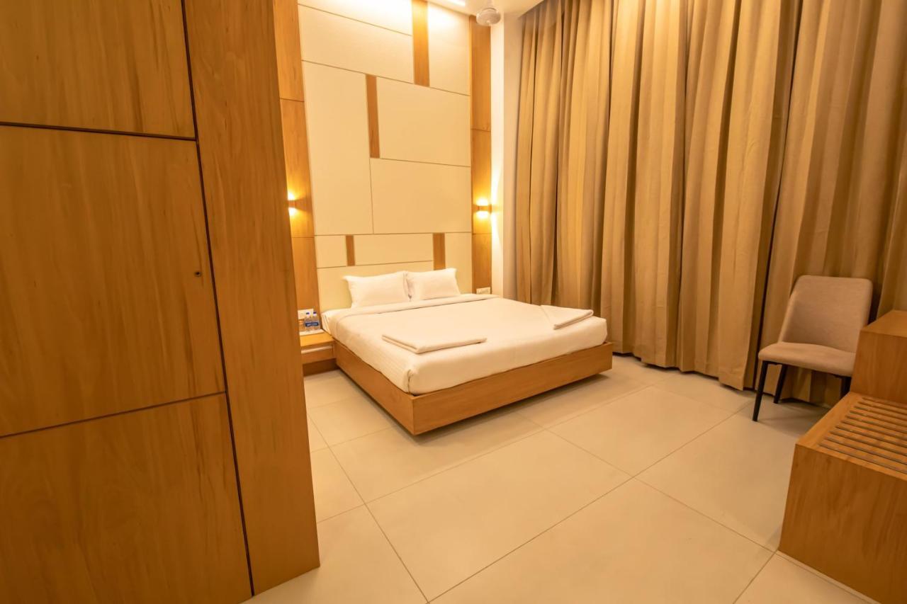 Rathna Residency - Near Us Consulate Chennai Exterior foto